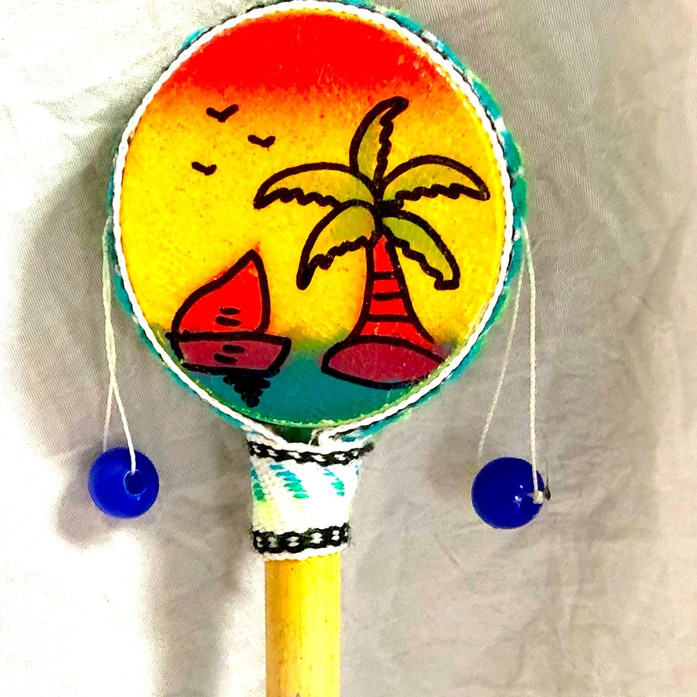 RATTLE ARTS &CRAFTS handcrafted souvenir working rattle novelty item NWT